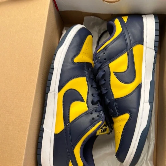 Nike dunk low Retro size 10 navy blue and gold worn twice very good quality Nike Dunk Low  main image 3